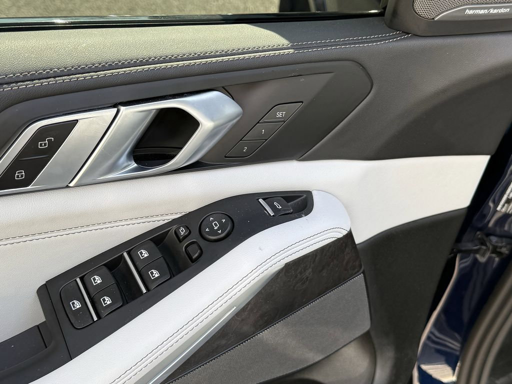 Used 2025 BMW X5 sDrive40i w/ M Sport Package image 15