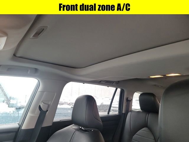 Used 2021 Toyota Highlander XLE image 12