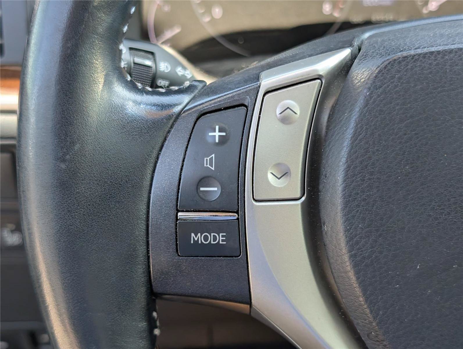 Used 2014 Lexus ES 350 w/ Luxury Package FWD image 21