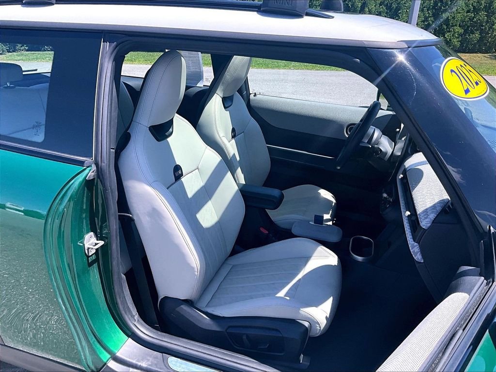 Used 2025 MINI Cooper S FWD image 11