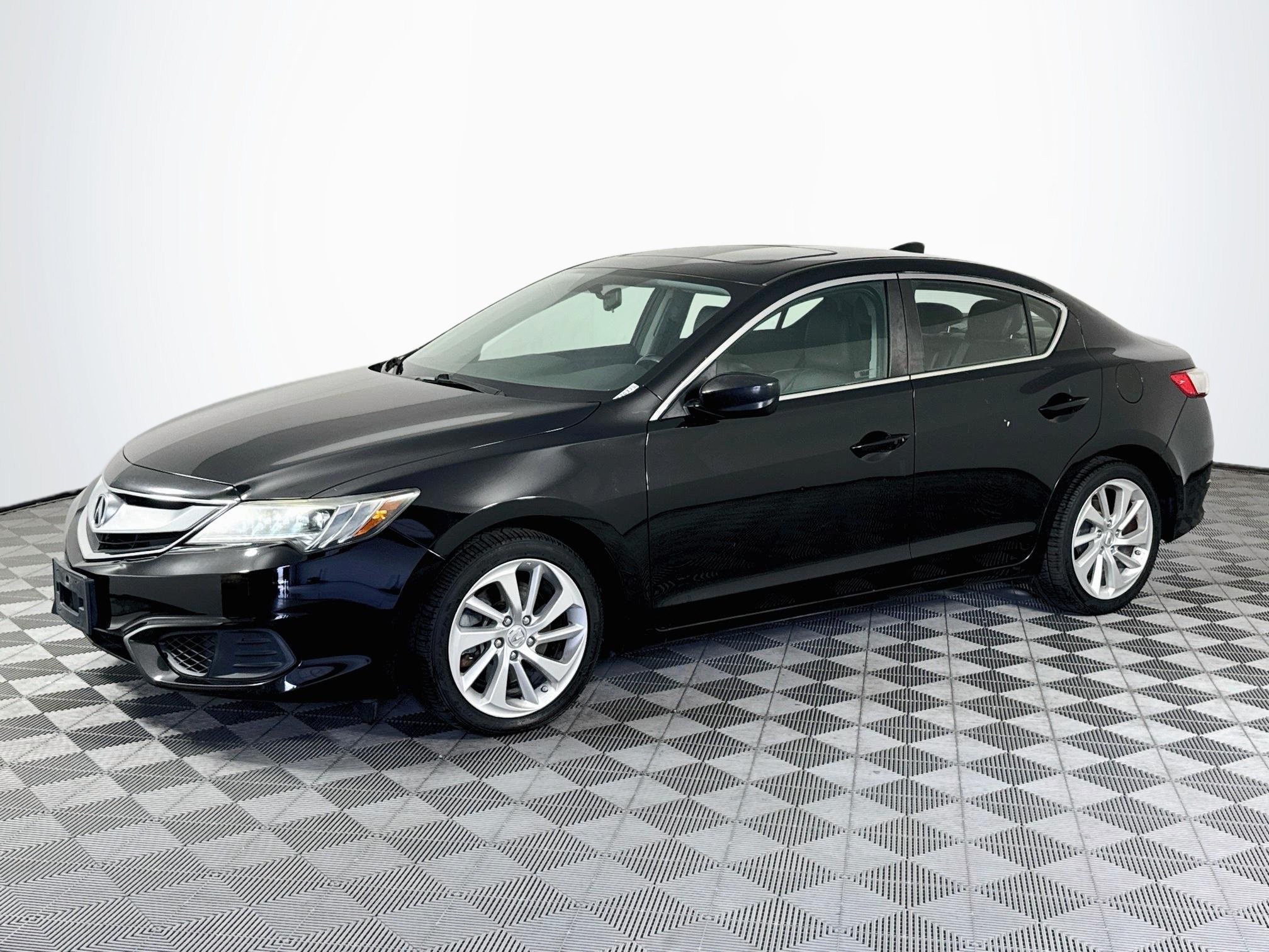 Used 2017 Acura ILX FWD image 4