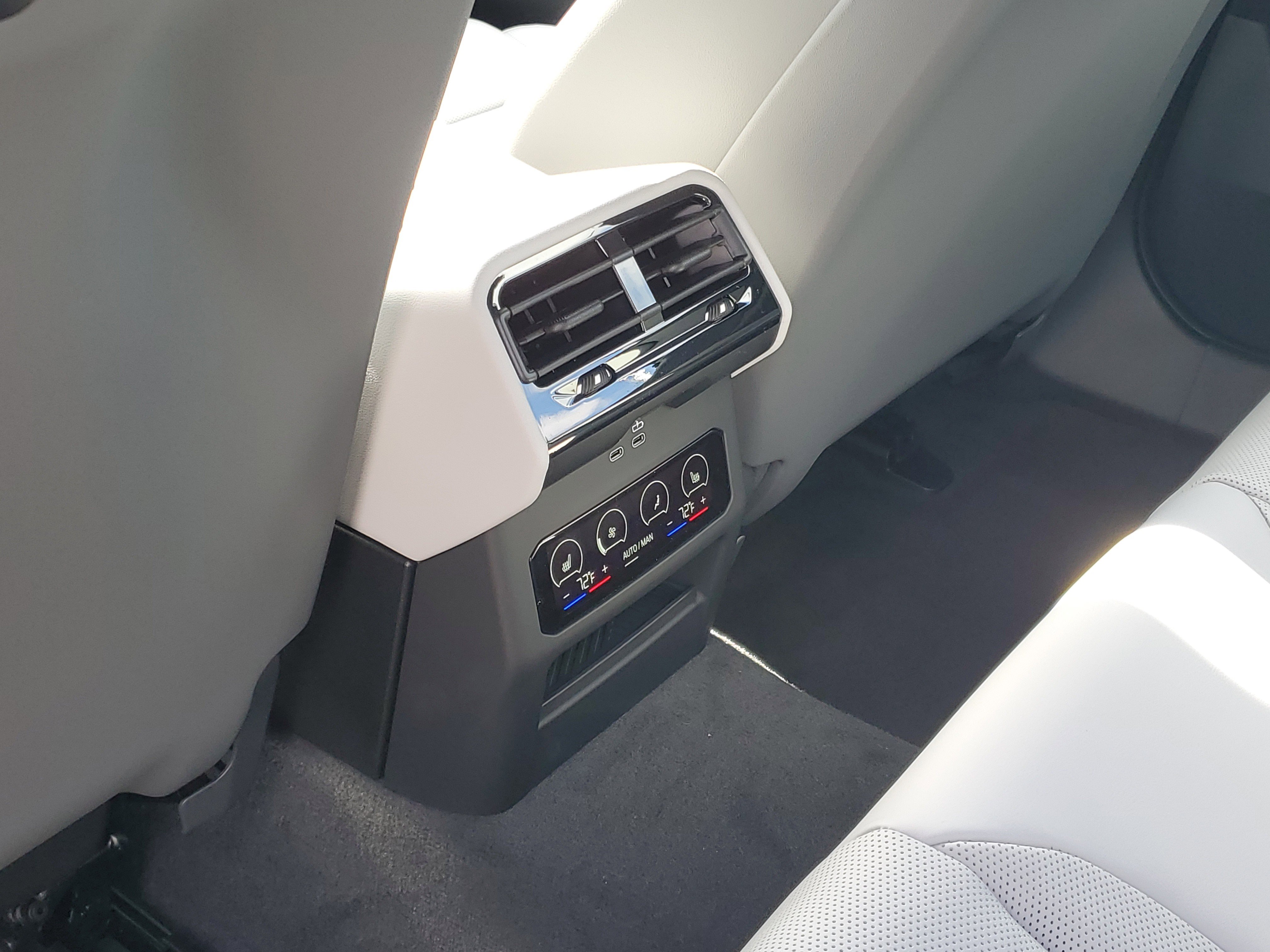 New 2026 BMW 540i xDrive w/ M Sport Package image 24