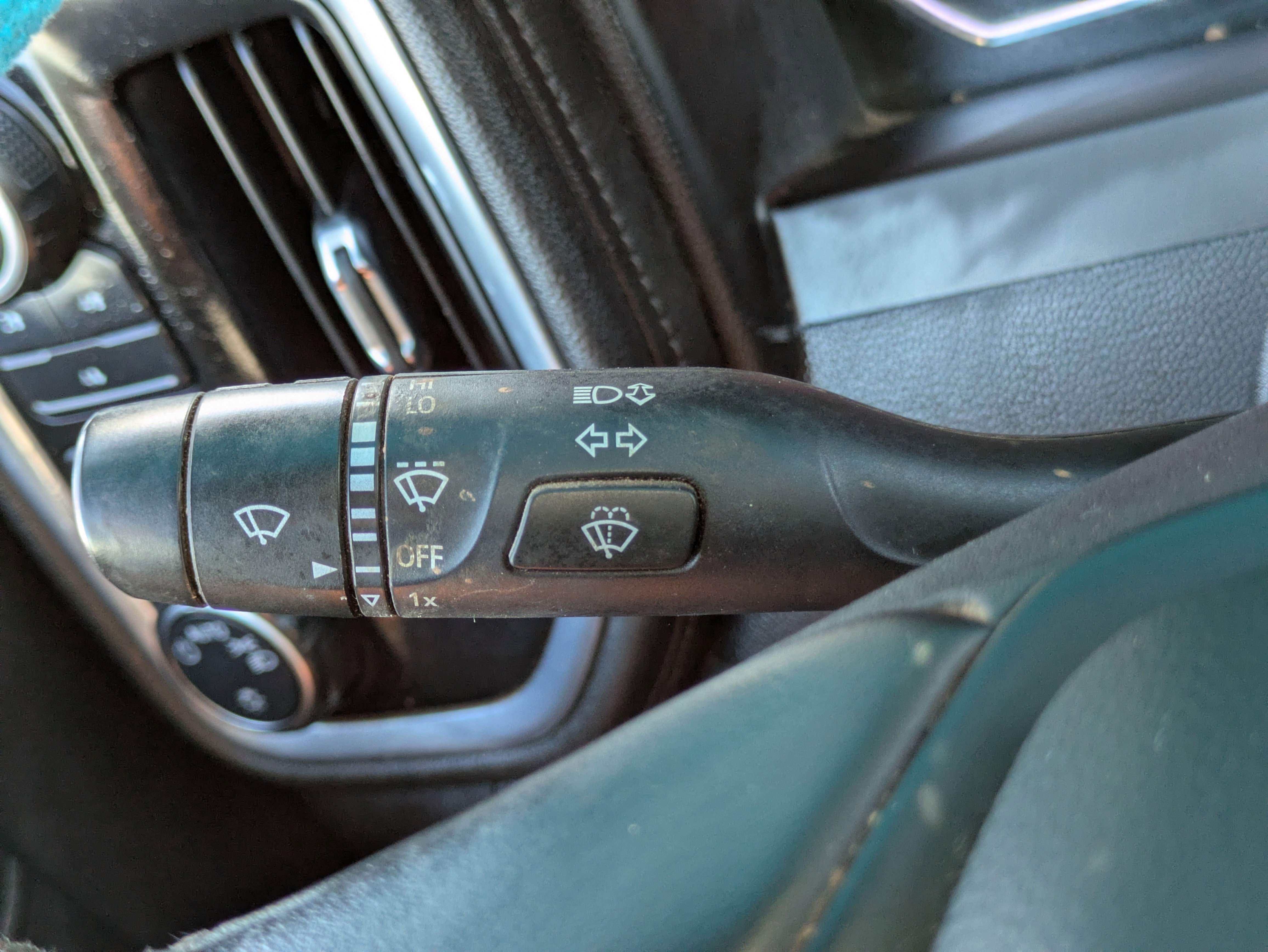 Used 2023 Chevrolet Silverado 2500 LT w/ Convenience Package image 18