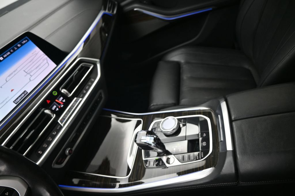 Used 2020 BMW X5 M50i AWD/4WD image 19