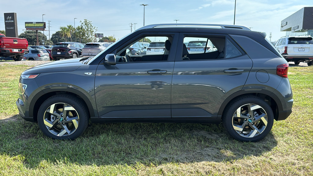 New 2026 Hyundai Venue SEL FWD image 4