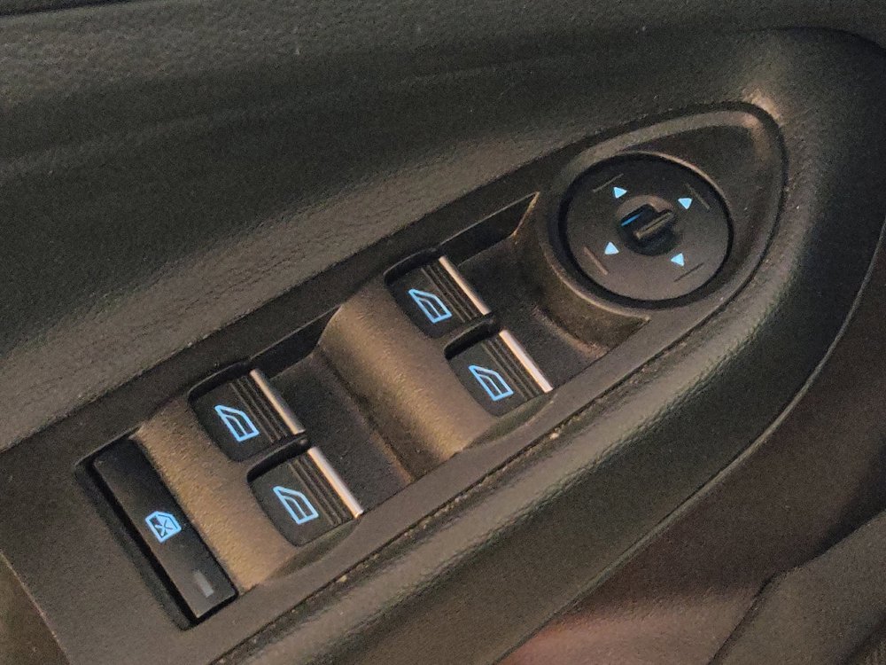 Used 2018 Ford Escape Titanium w/ Ford Safe & Smart Package FWD image 27