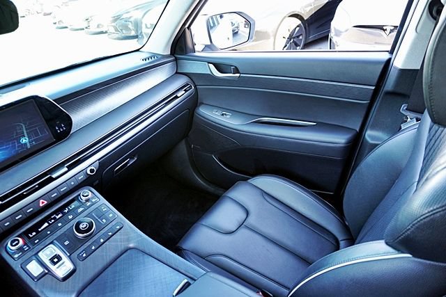 Certified 2023 Hyundai Palisade Limited FWD image 24