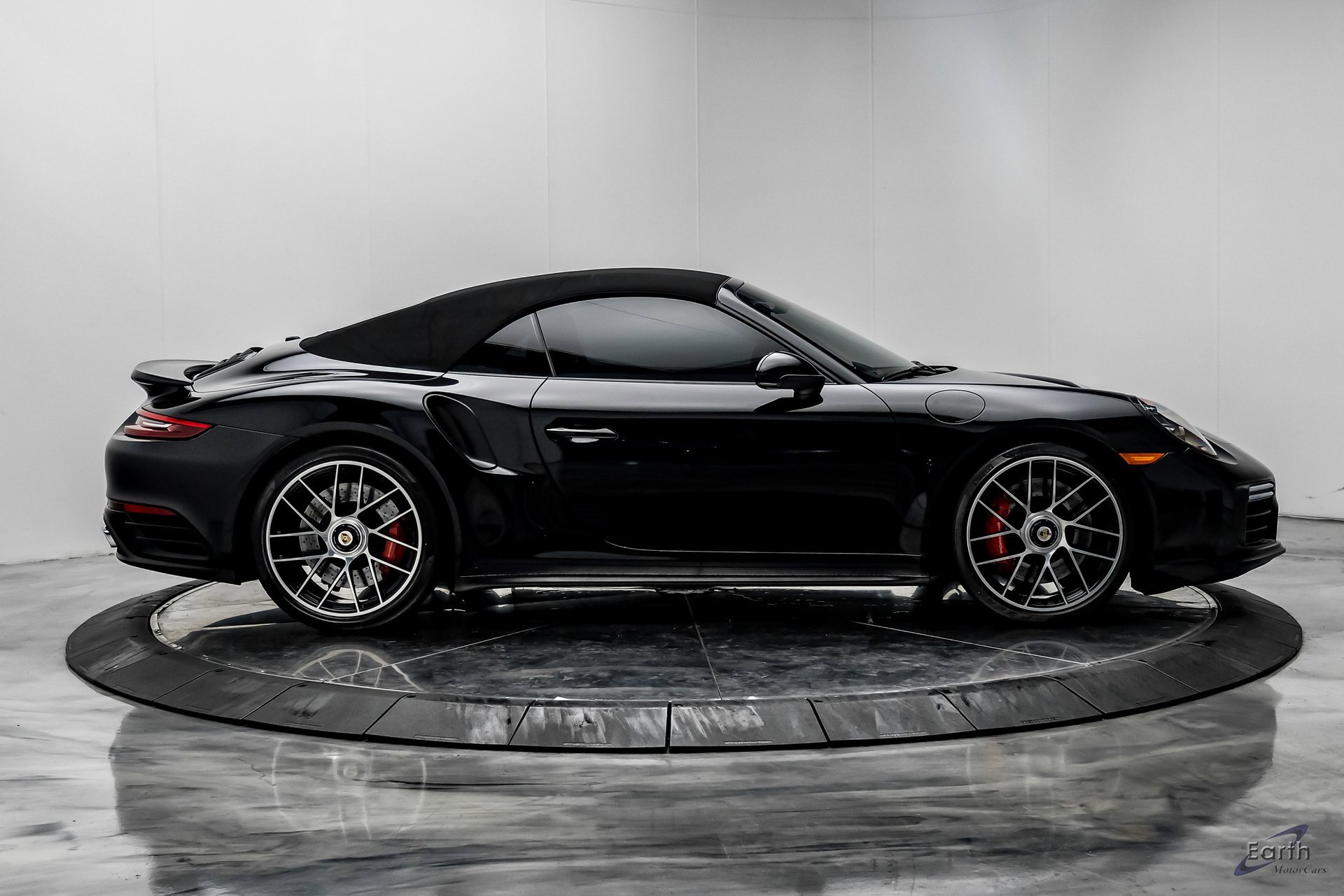 Used 2019 Porsche 911 Turbo image 23