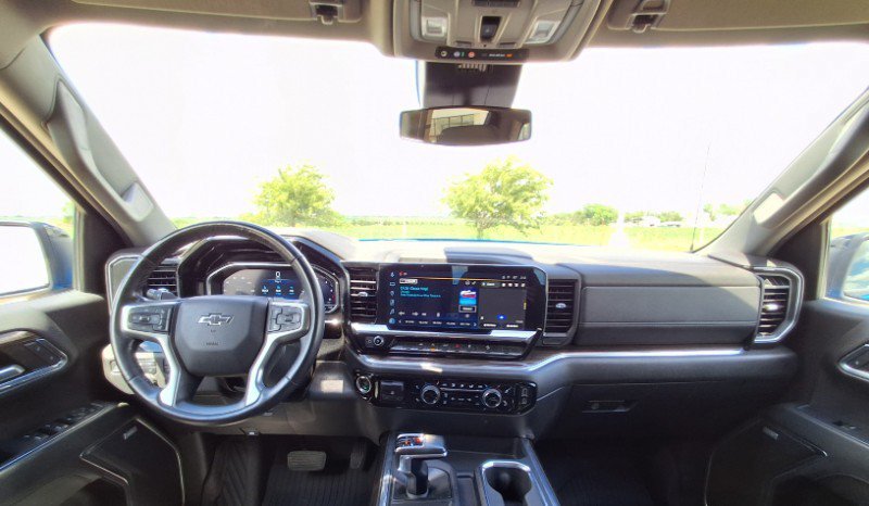 Used 2023 Chevrolet Silverado 1500 RST w/ Convenience Package II AWD/4WD image 17