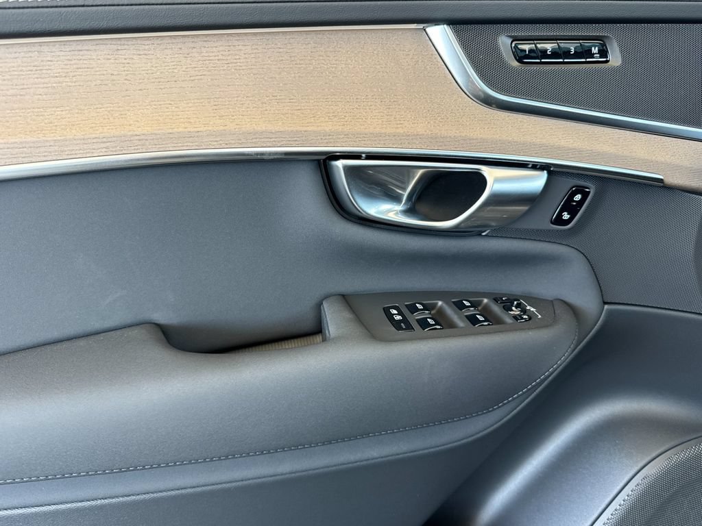 New 2026 Volvo XC90 B6 Core AWD/4WD image 10