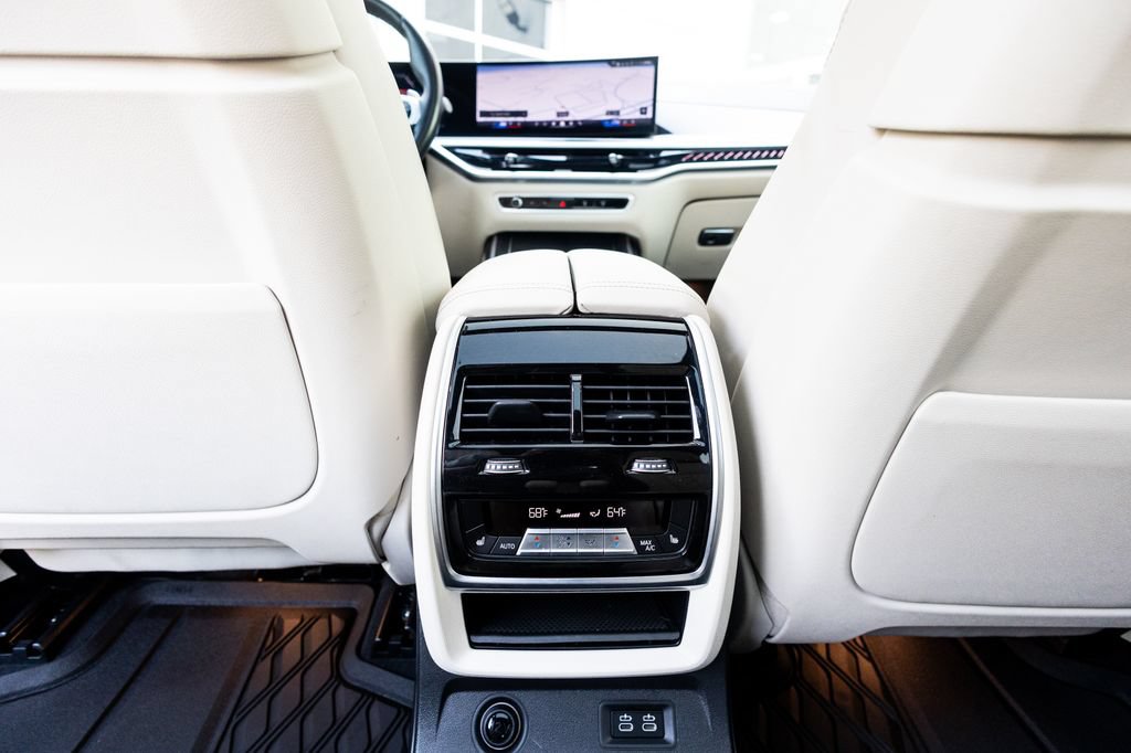 Used 2024 BMW X7 M60i w/ Executive Package AWD/4WD image 53