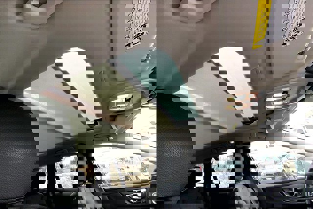 Used 2025 Volvo V60 B5 Cross Country Plus image 22