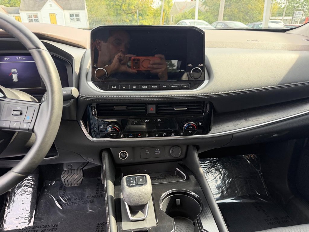 Used 2023 Nissan Rogue Platinum AWD/4WD image 38