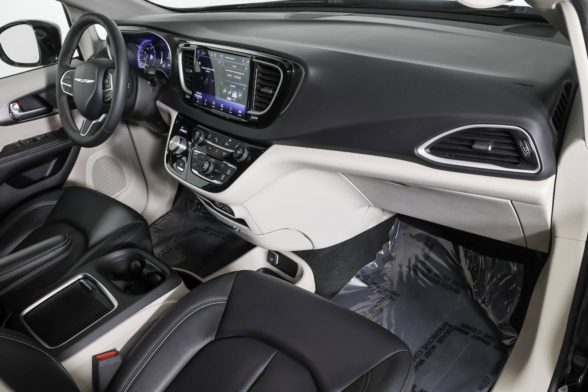 Used 2024 Chrysler Pacifica Touring-L FWD image 43