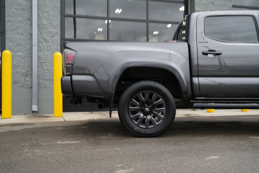 Used 2021 Toyota Tacoma Limited image 15