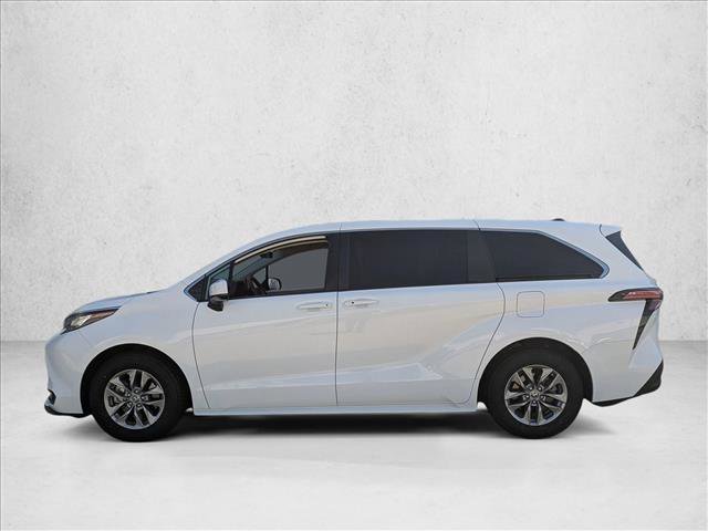 Certified 2022 Toyota Sienna LE image 8
