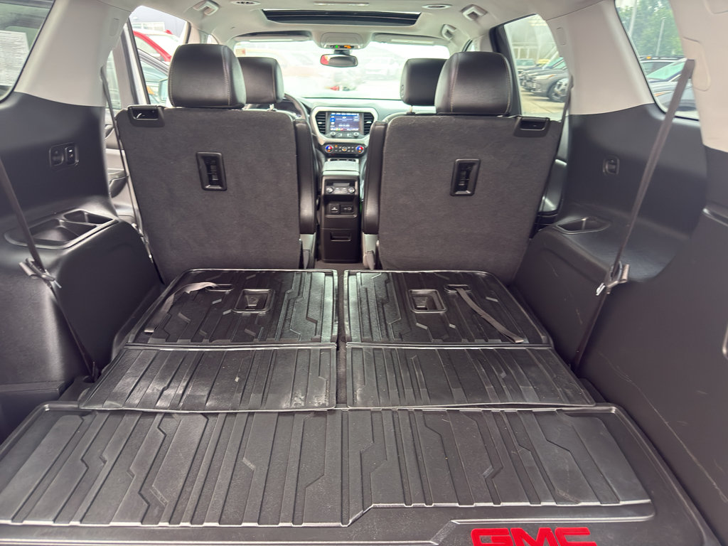 Certified 2023 GMC Acadia SLT w/ LPO, Floor Liner Package AWD/4WD image 38
