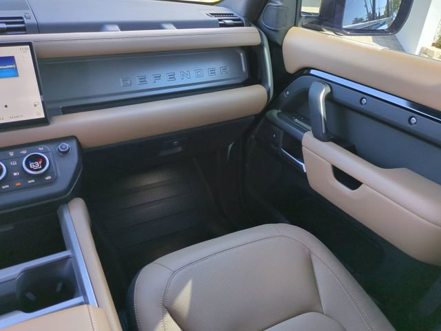 Used 2025 Land Rover Defender 110 X image 17