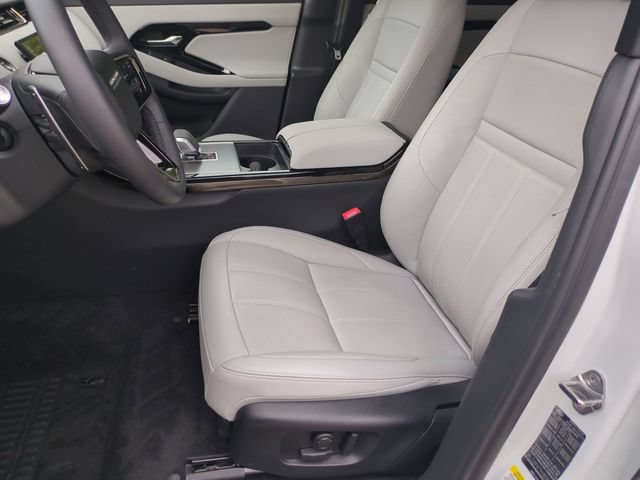 Used 2026 Land Rover Range Rover Evoque S AWD/4WD image 12