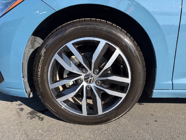 Used 2025 Volkswagen Jetta SE FWD image 28