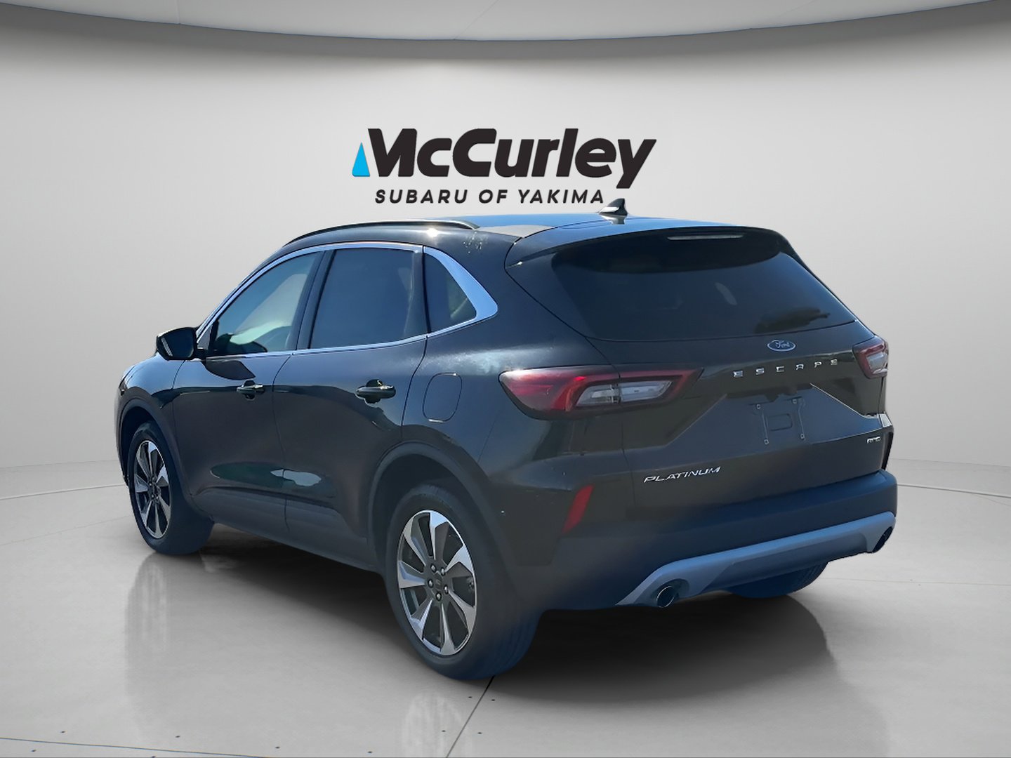 Used 2023 Ford Escape Platinum image 3