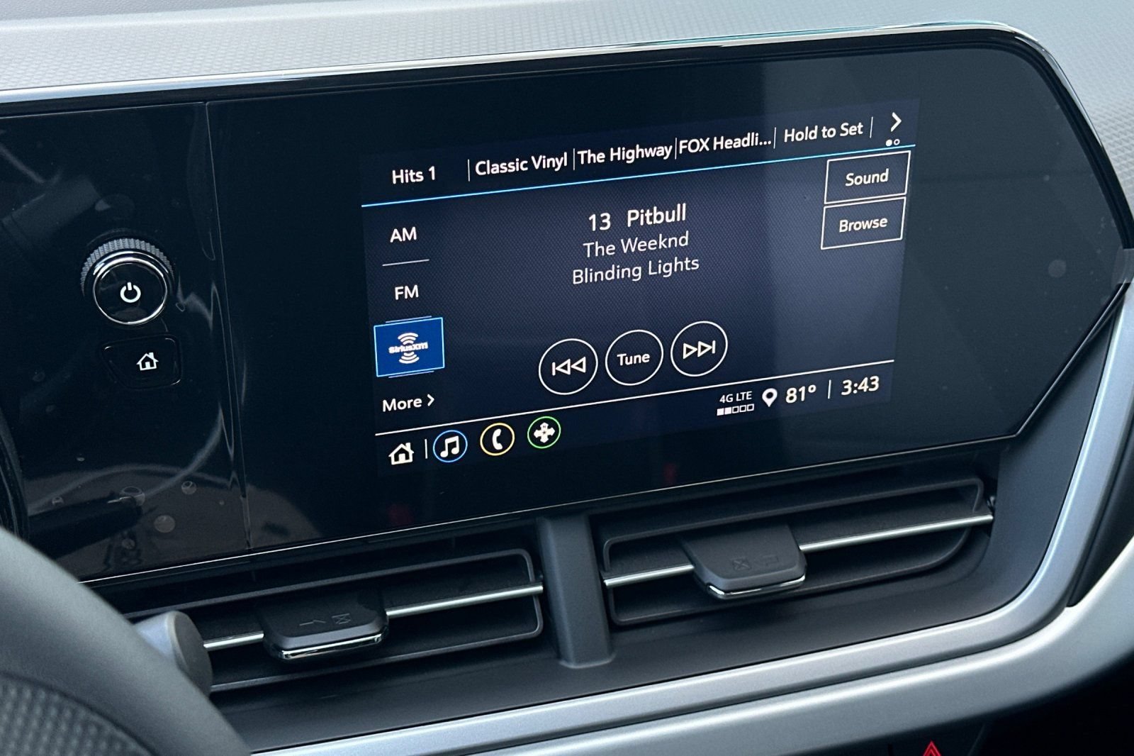 New 2026 Chevrolet Trax LS w/ LS Convenience Package FWD image 18