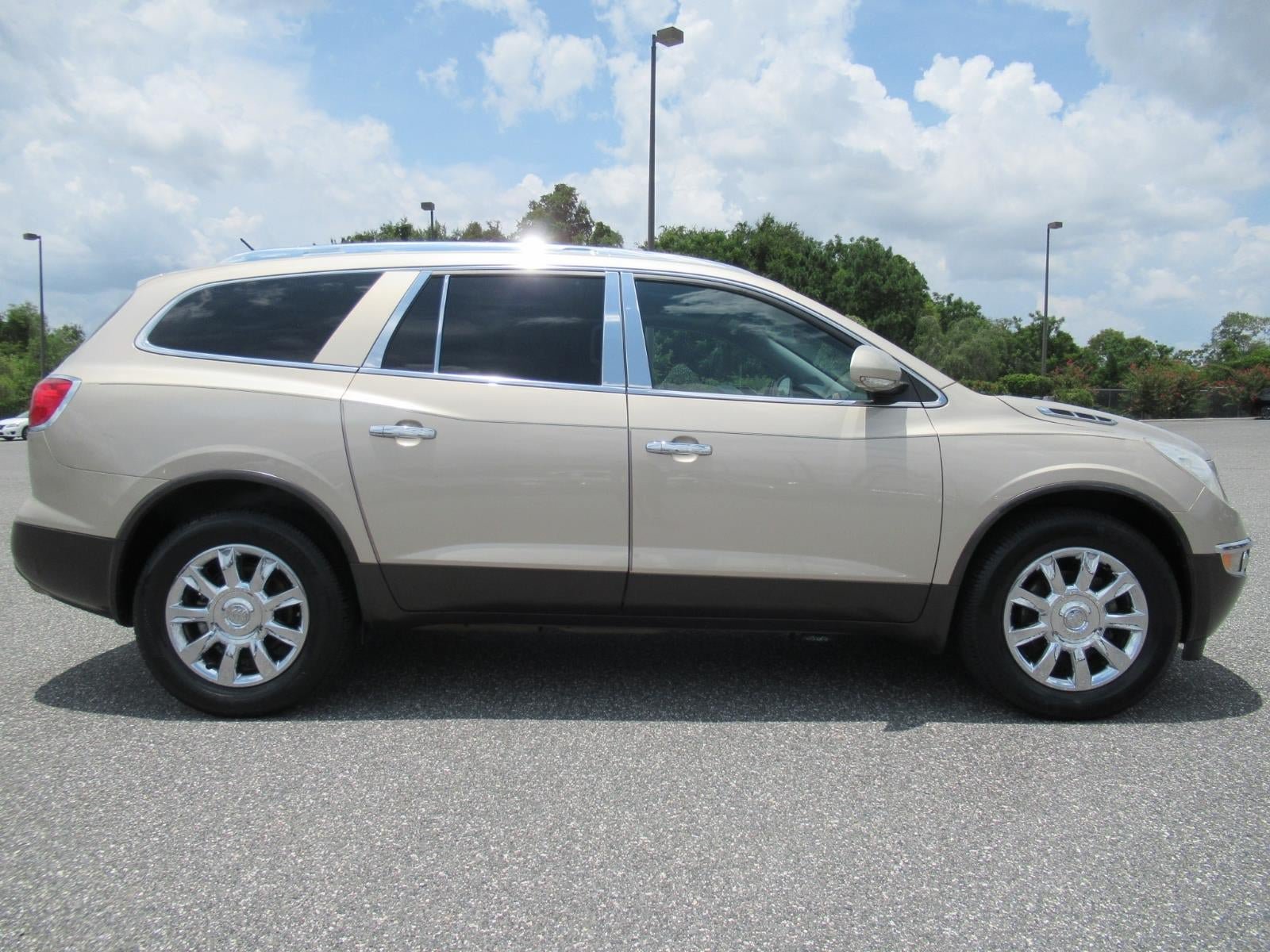 Used 2012 Buick Enclave Premium FWD image 2