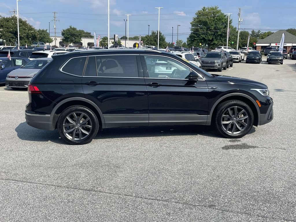 Certified 2023 Volkswagen Tiguan SE FWD image 9