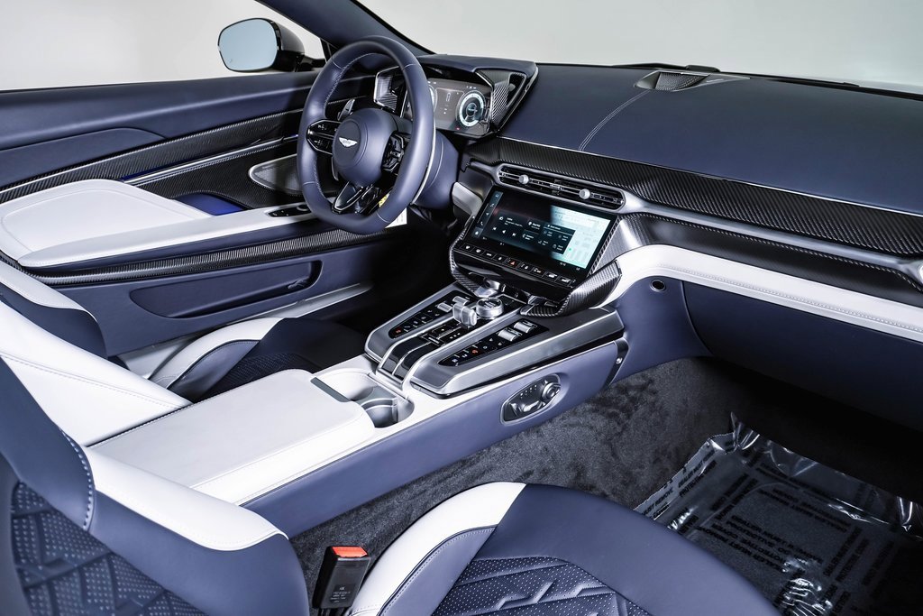 Used 2025 Aston Martin Vanquish image 18