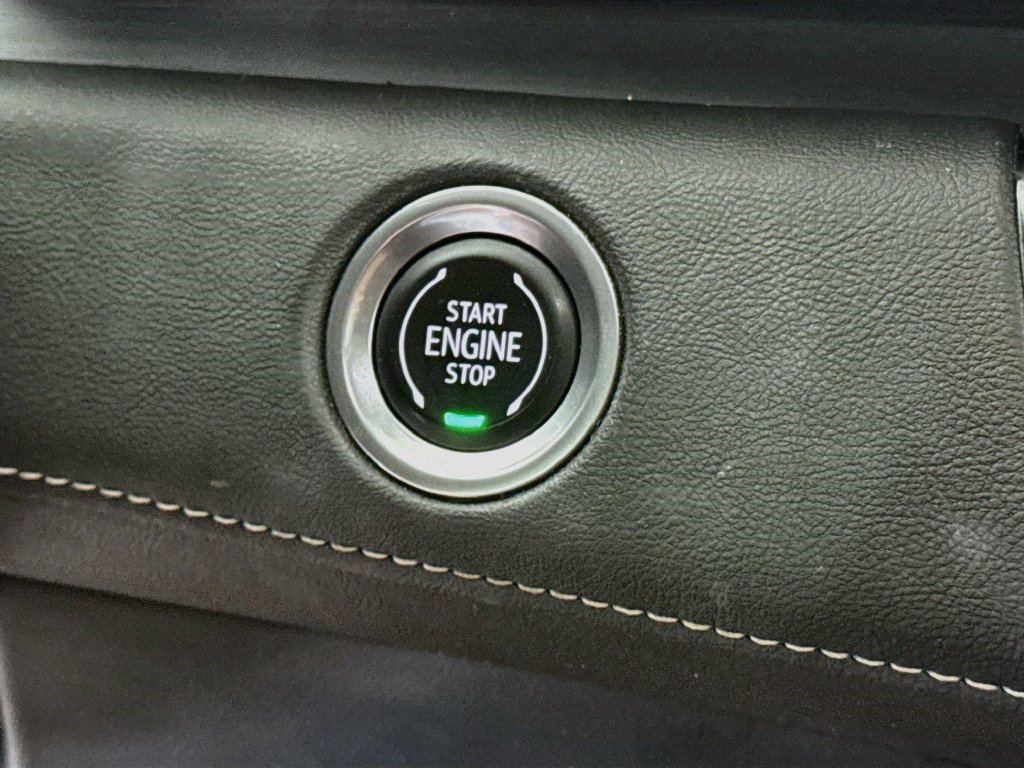 Used 2023 Cadillac Escalade Premium Luxury RWD image 20
