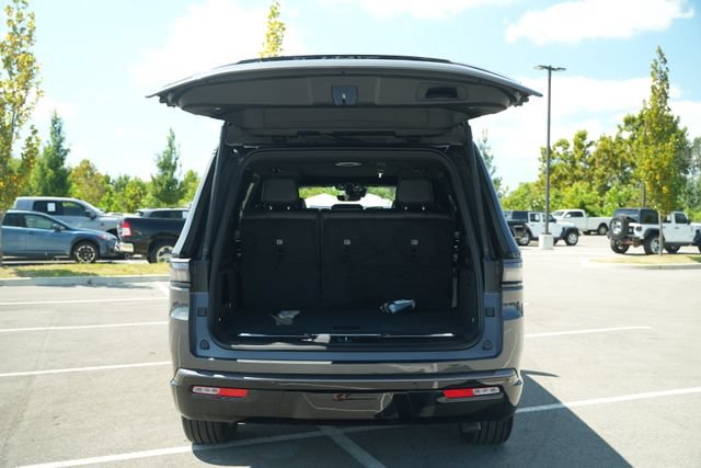 New 2026 Jeep Grand Wagoneer Summit AWD/4WD image 16