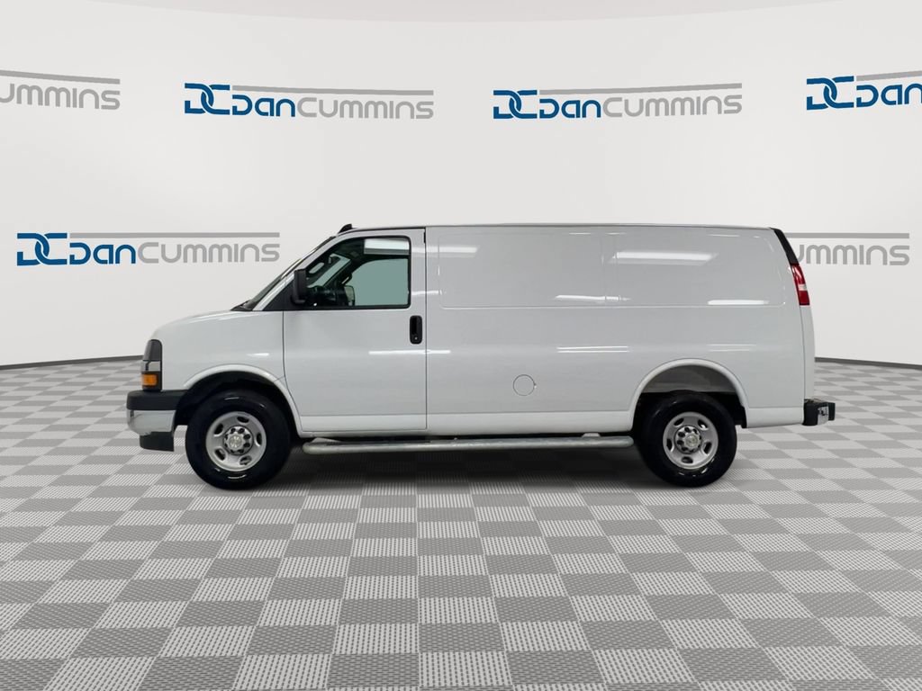 Used 2025 Chevrolet Express 2500 w/ Driver Convenience Package RWD image 5