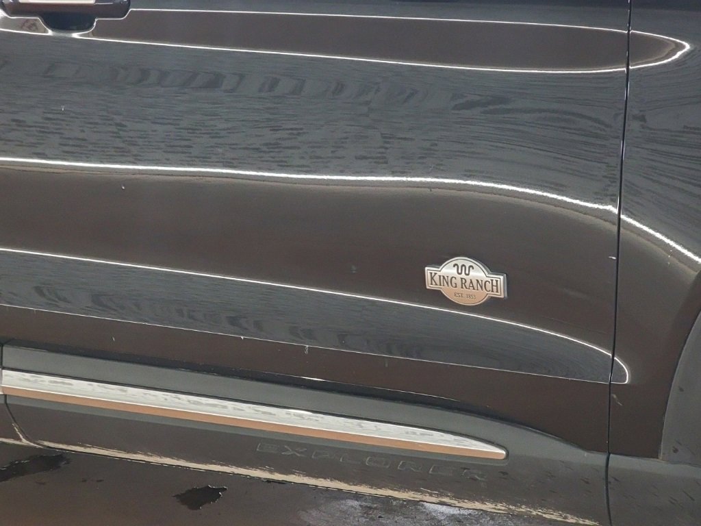 Used 2022 Ford Explorer King Ranch w/ Premium Technology Package image 10