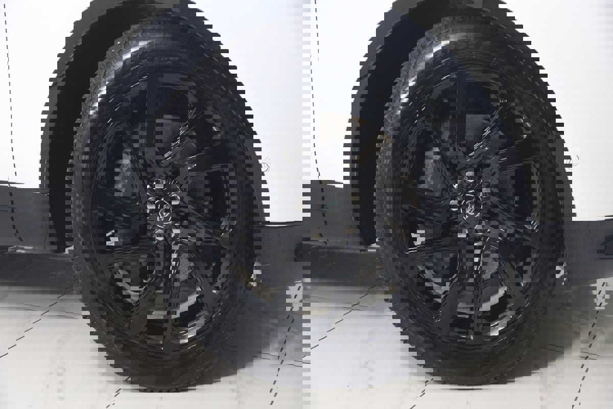 Used 2023 Land Rover Discovery S R-Dynamic image 17