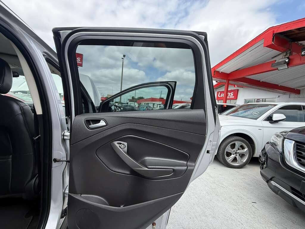 Used 2019 Ford Escape SE AWD/4WD image 13
