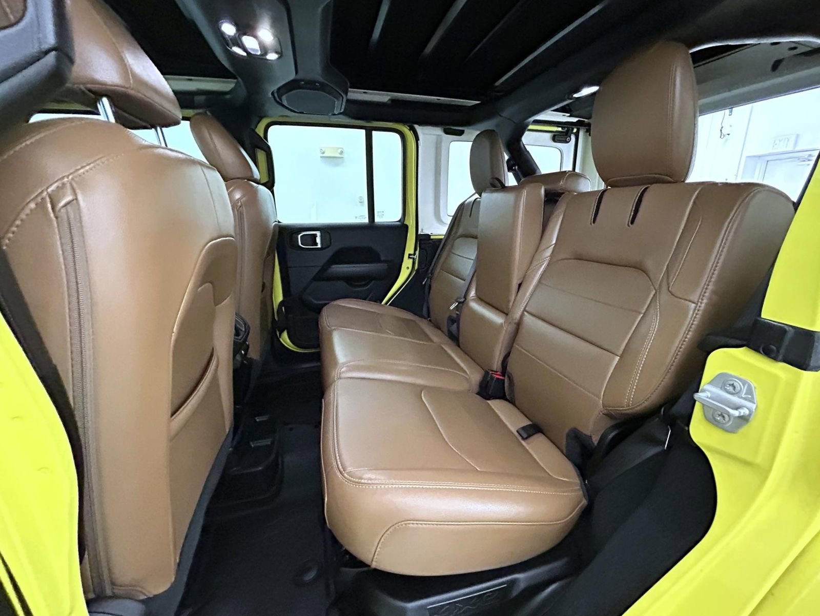 Used 2022 Jeep Wrangler Unlimited Sahara w/ Cold Weather Group image 19