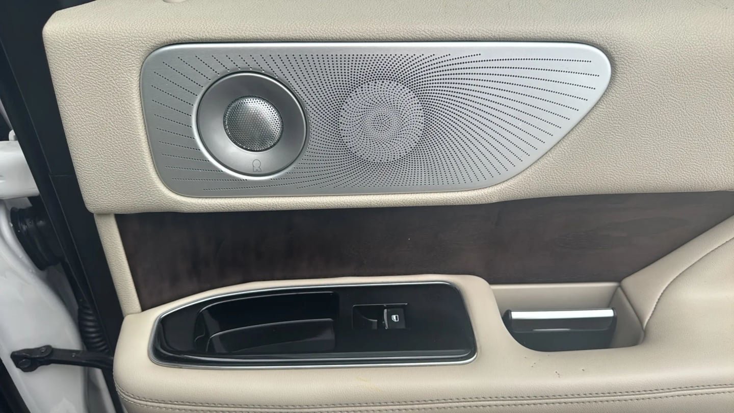 Used 2019 Lincoln Navigator Reserve AWD/4WD image 42