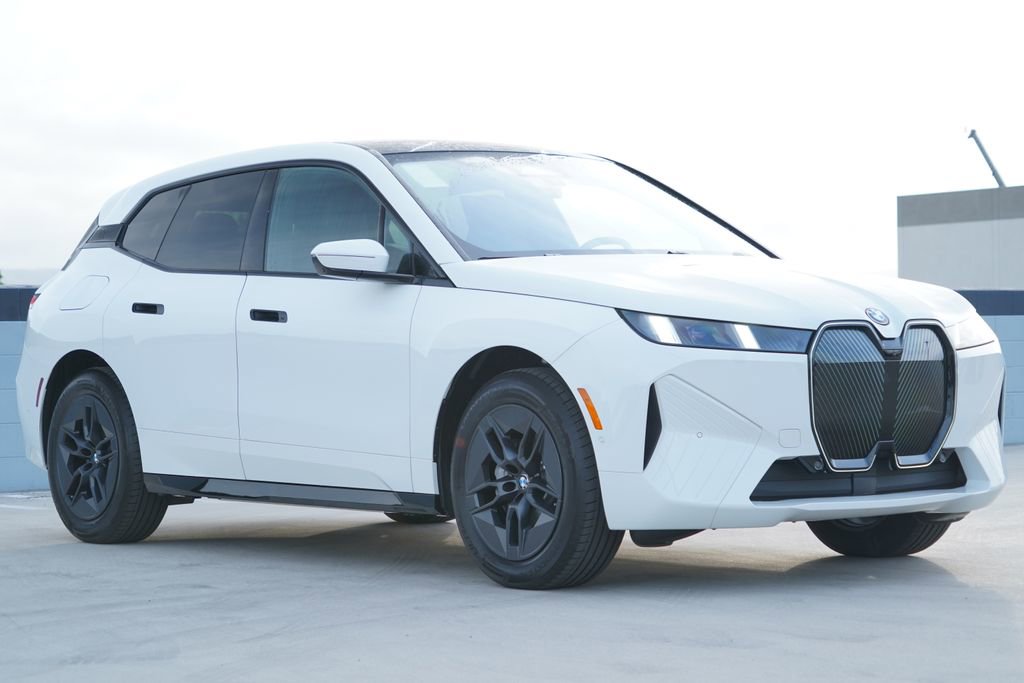 New 2026 BMW iX xDrive60 w/ Premium Package image 3