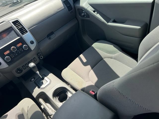 Used 2021 Nissan Frontier SV w/ Midnight Edition Floor Mats AWD/4WD image 12