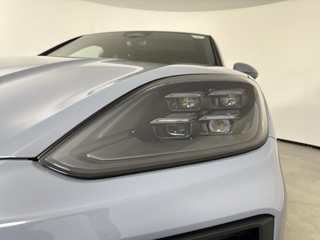New 2026 Porsche Cayenne Coupe AWD/4WD image 11