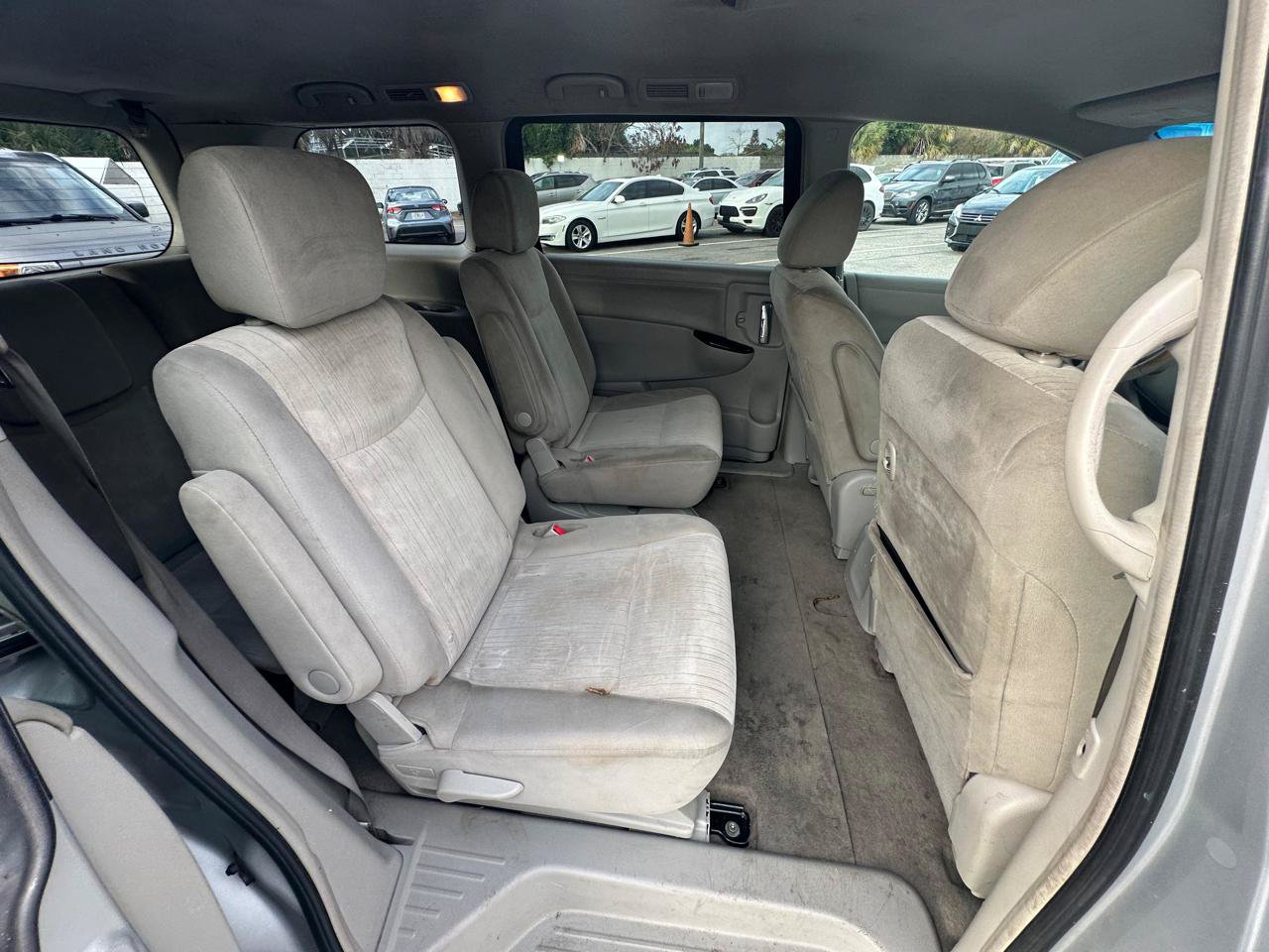 Used 2011 Nissan Quest SV FWD image 14