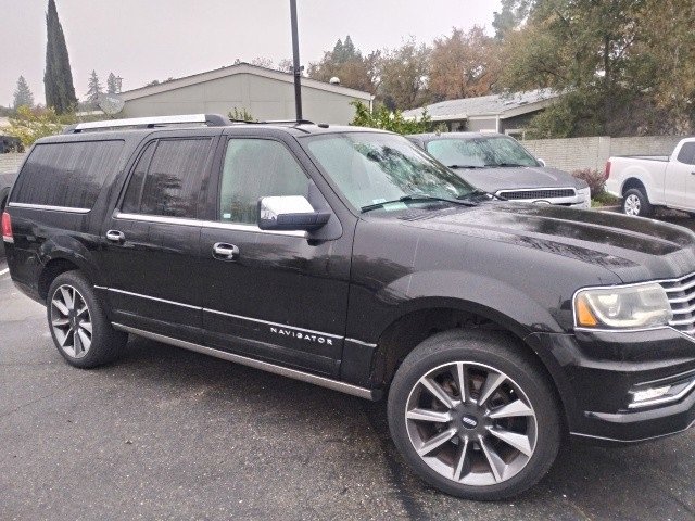 Used 2016 Lincoln Navigator L Reserve image 4