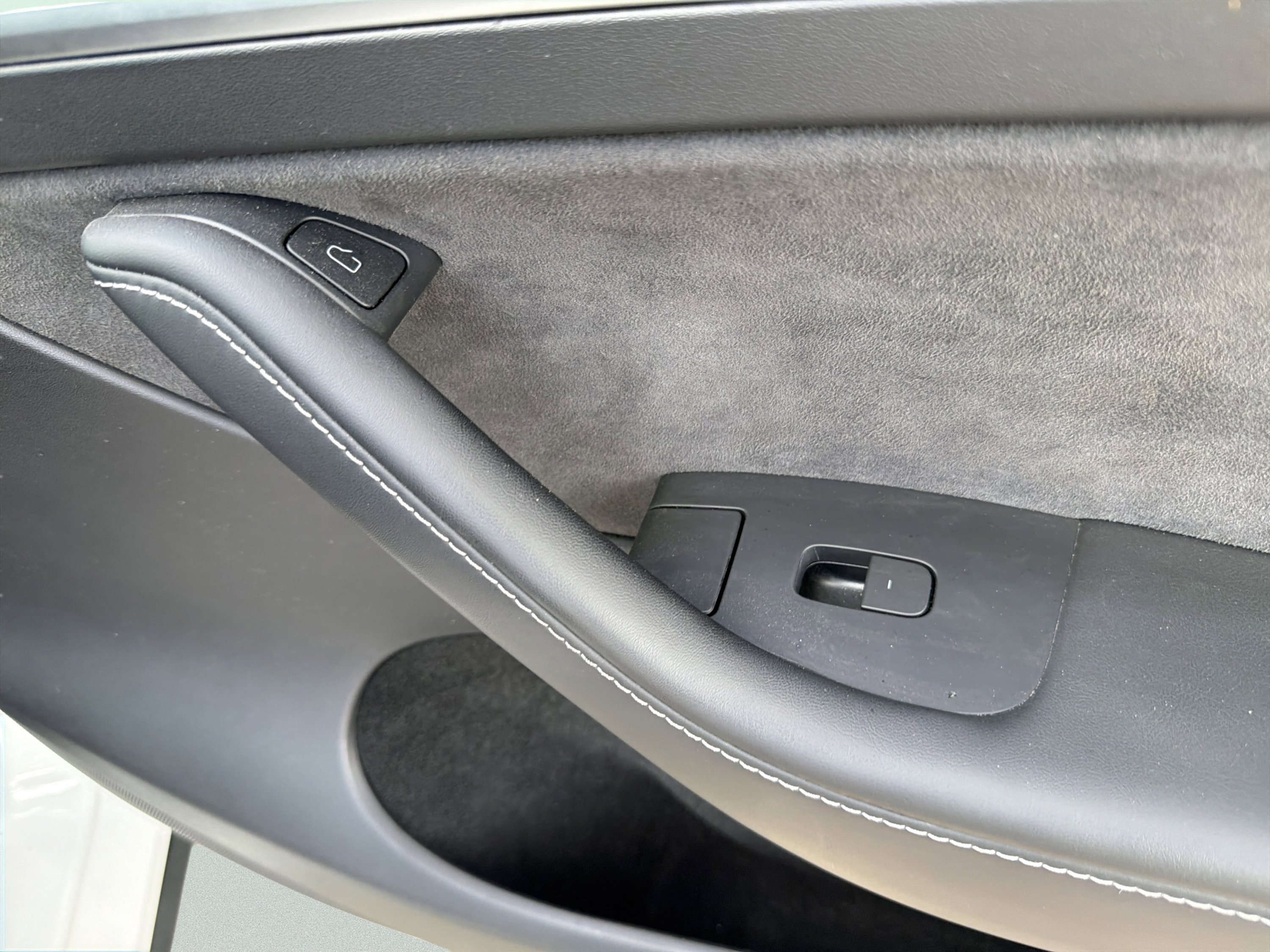 Used 2023 Tesla Model Y Long Range AWD/4WD image 41