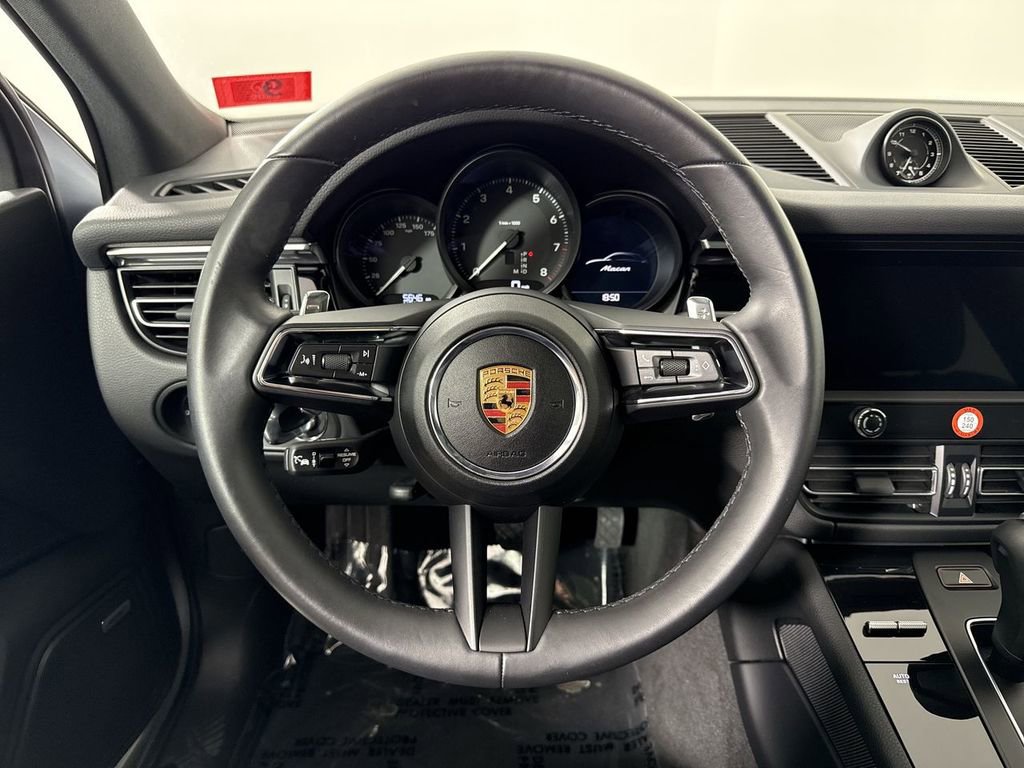 Certified 2025 Porsche Macan image 36