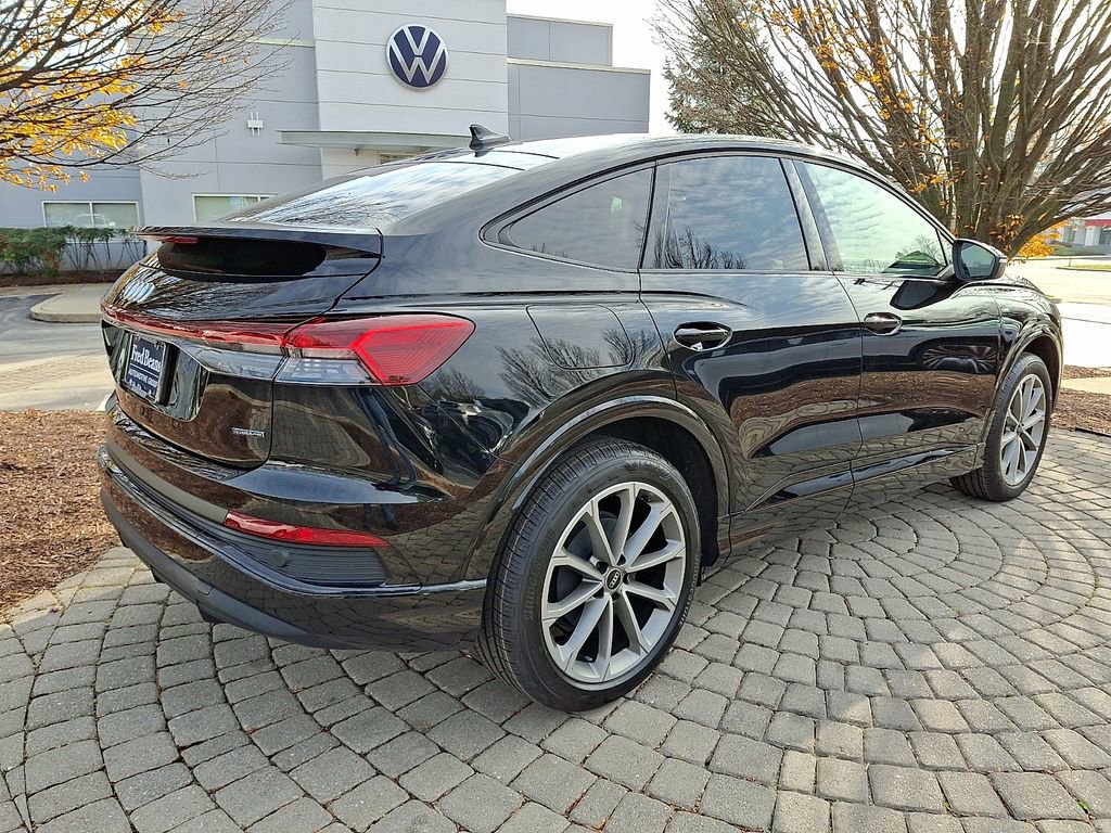 Used 2022 Audi Q4 e-tron Premium Plus w/ Premium Plus image 7