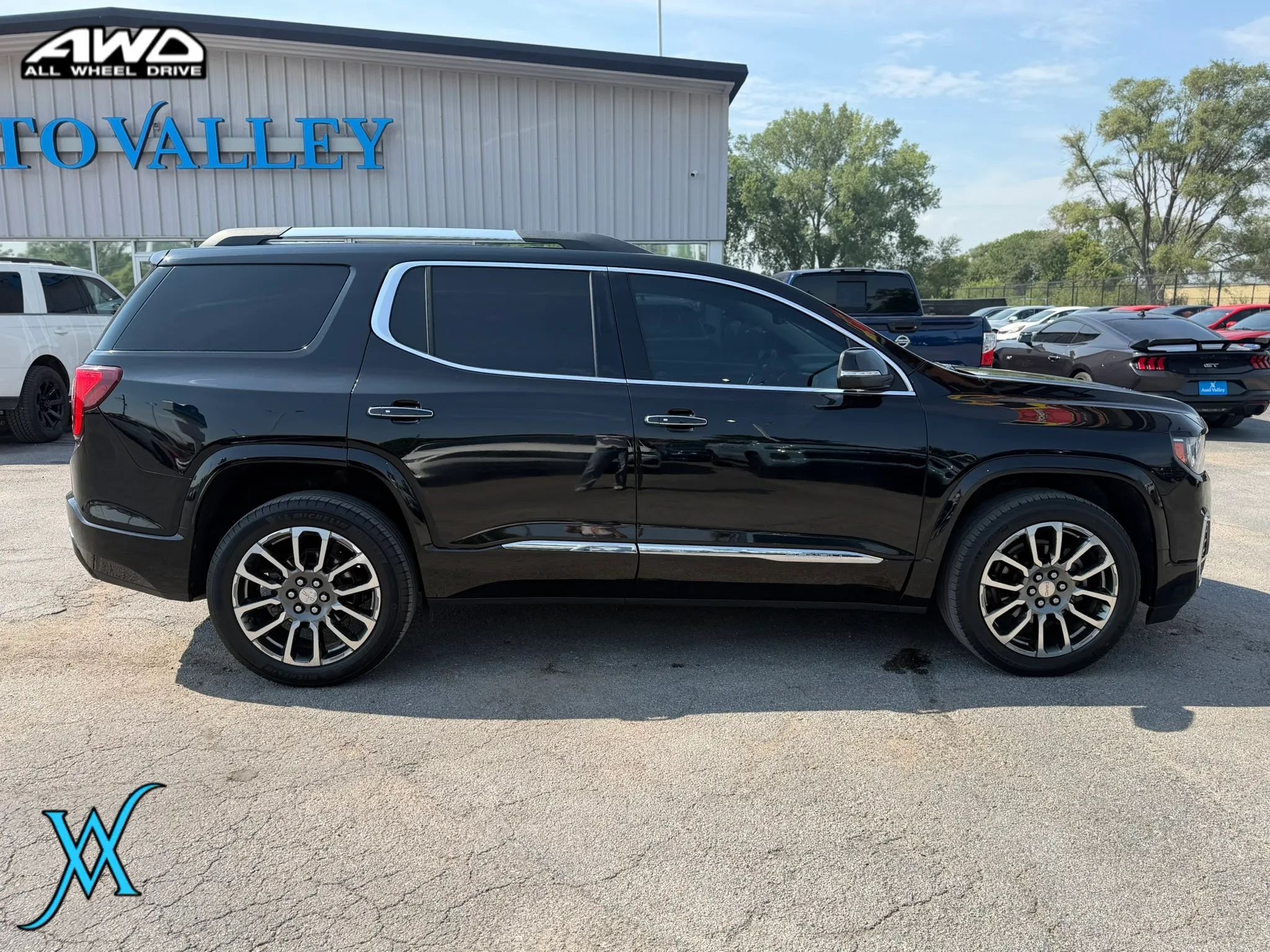 Used 2020 GMC Acadia Denali w/ Technology Package AWD/4WD image 8