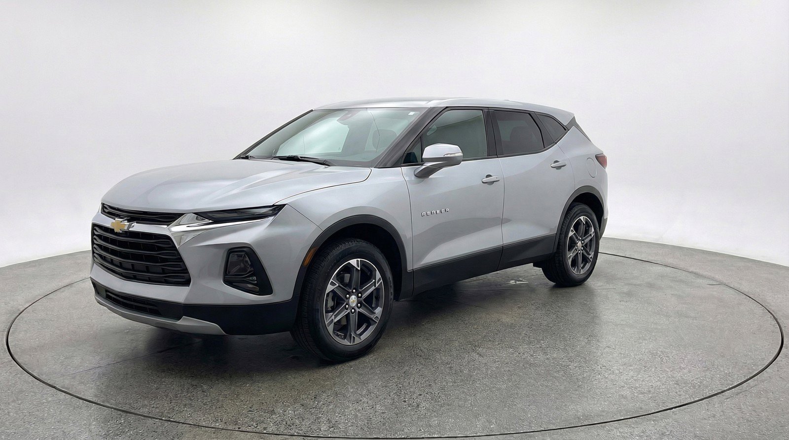 Used 2025 Chevrolet Blazer LT FWD image 3
