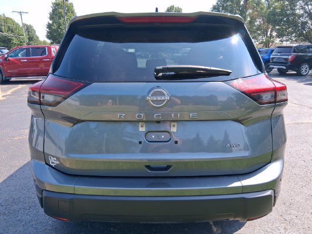 Used 2024 Nissan Rogue S AWD/4WD image 4