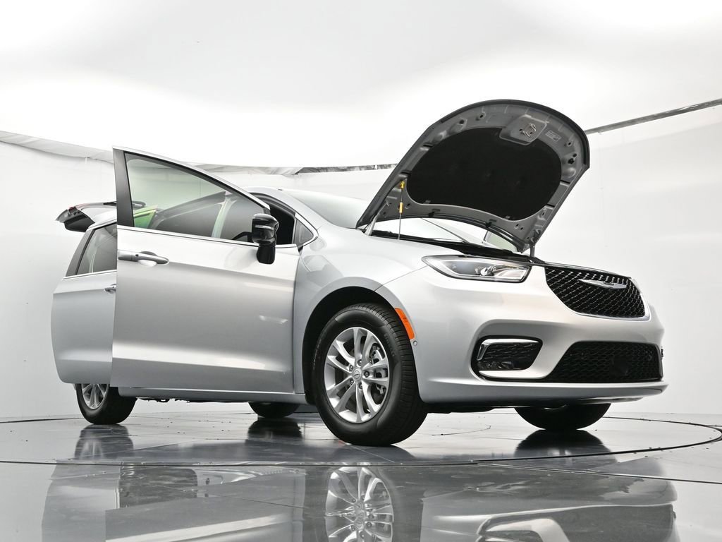 New 2026 Chrysler Pacifica Select image 51