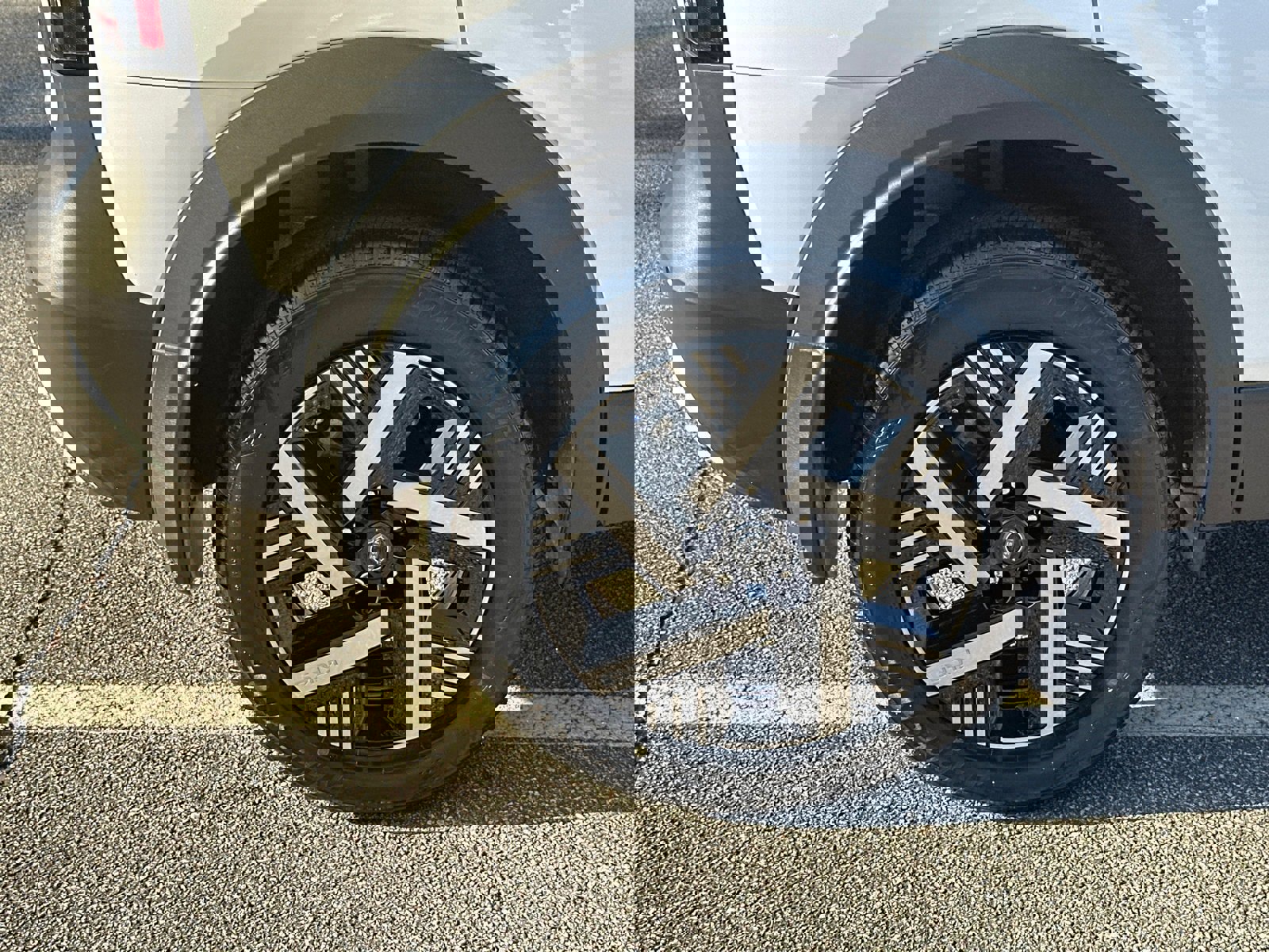 New 2026 Nissan Kicks SV image 17